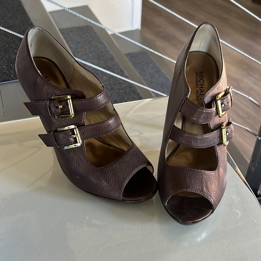 RARE Michael Kors Peep Toe Maryjane’s! COPPER Size 8